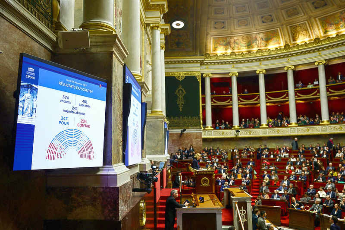 French lawmakers approve social  security budget in knife-edge vote